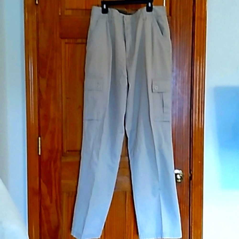5 FOR $20Arizona Cargo Pants 32x32